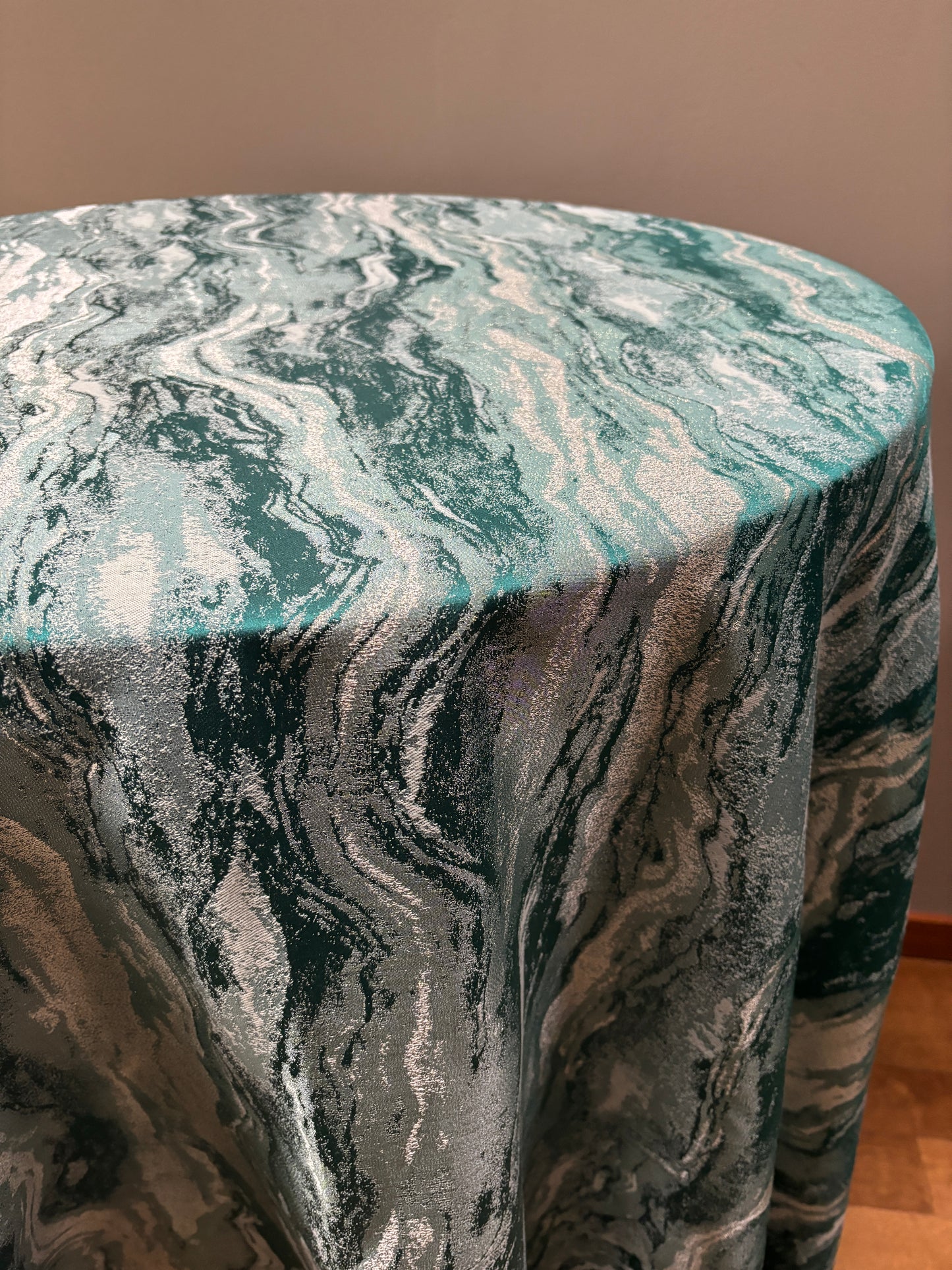 Tablecloth "Waves" Emerald or Pale Green